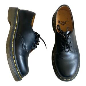 Dr Martens 11837 Black Oxford Shoes Women's Size US 6 L Lace Up Smooth Leather